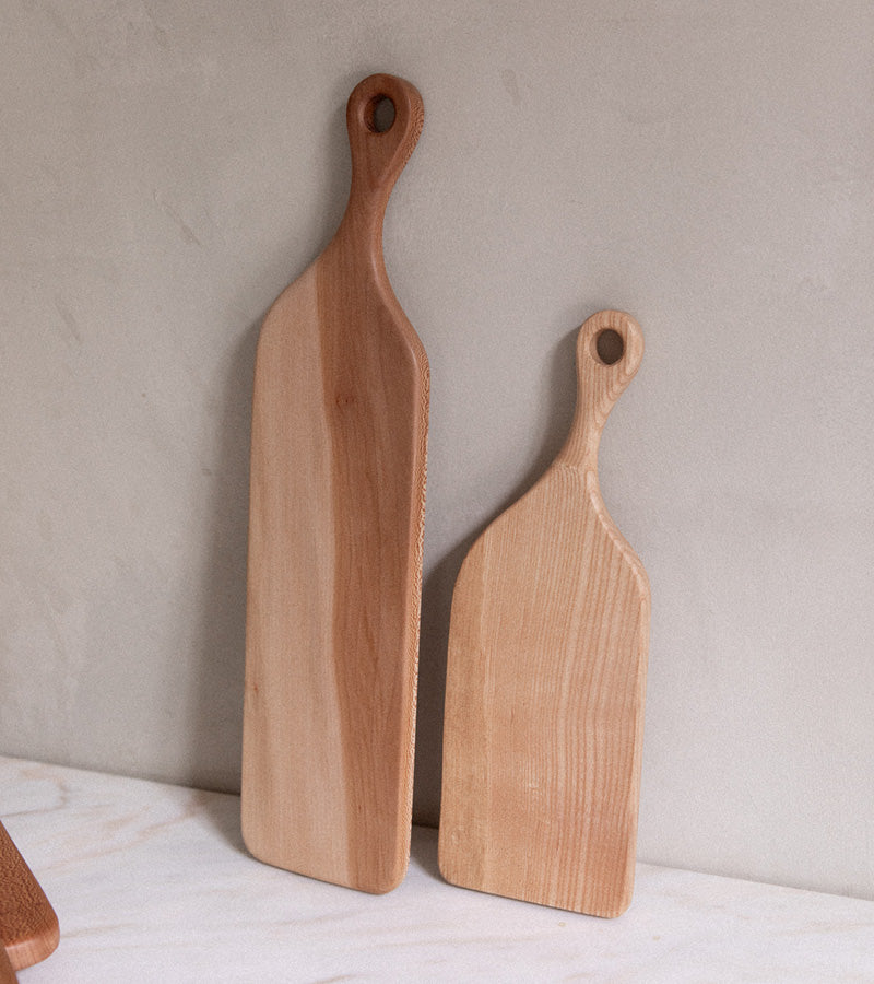 Hampson Wood London Plane Board 3 og Board 1. En skjærefjøl i tre laget i Hackney i England. Bilde fra Kollekted by en interiørforretning i Oslo